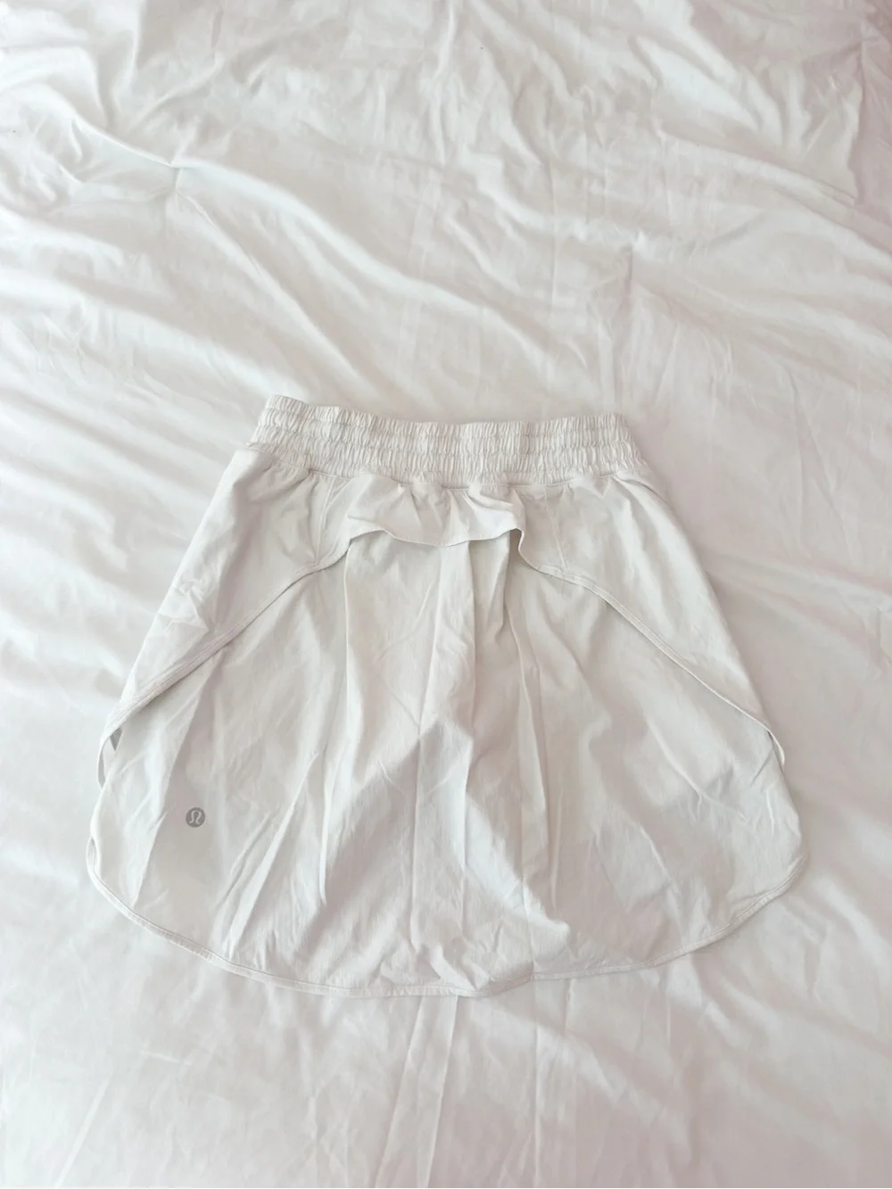 Lululemon White Hotty Hot High-Rise Skirt Size 6